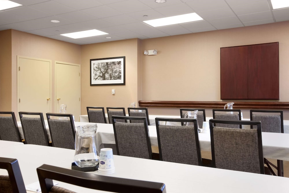 Hampton Inn Boston Braintree - photo 19
