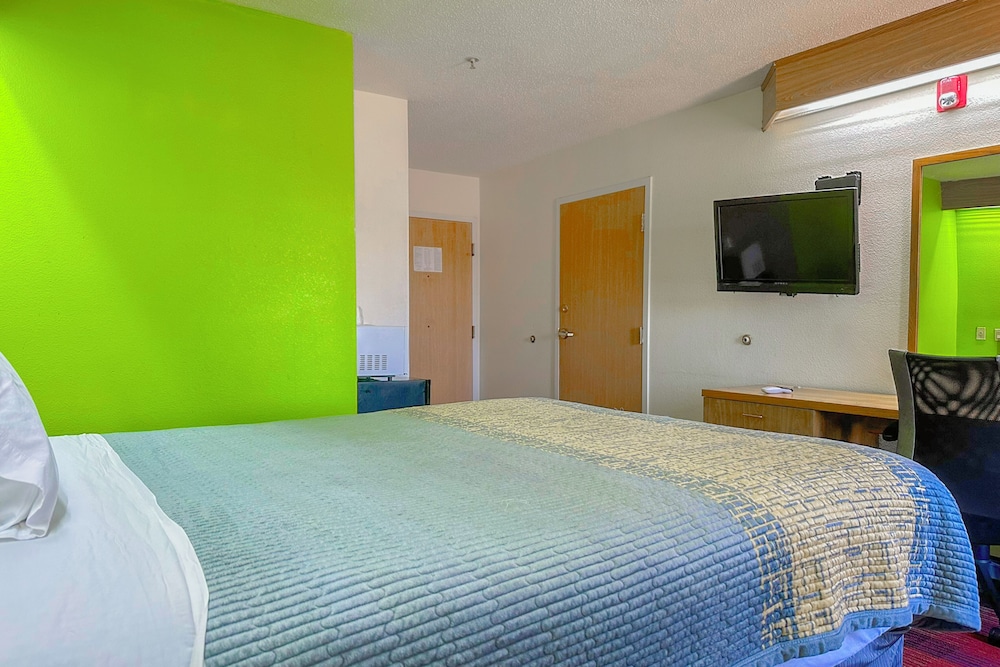 Classic Inn By OYO I 240 Near Memphis Airport - photo 38