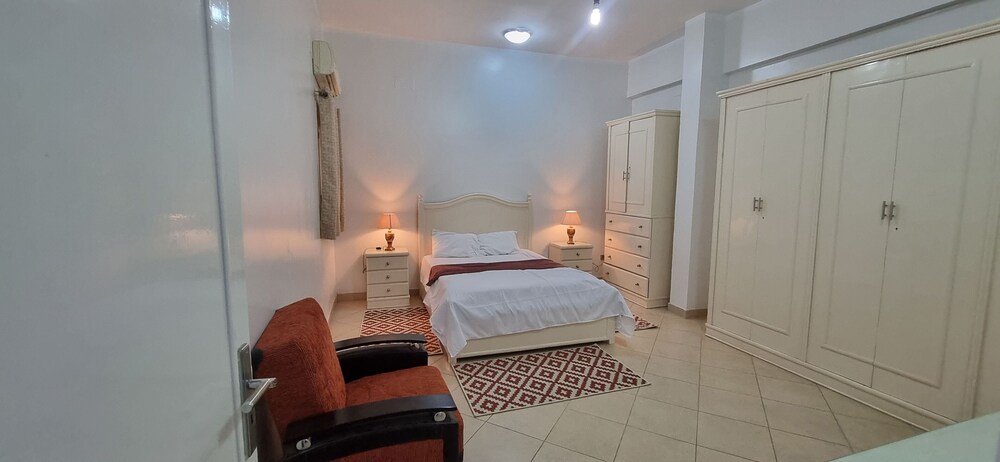 Abo Hisham Nile Flat — 5-Star Luxury Hotel in Luxor, Egypt