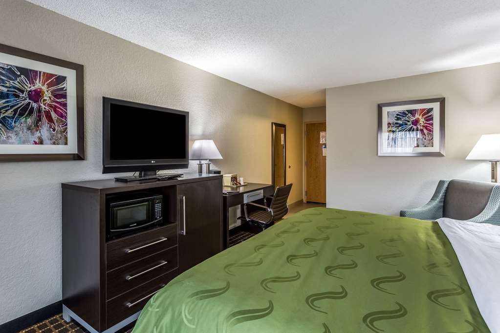Quality Inn & Suites El Paso I 10 - photo 17