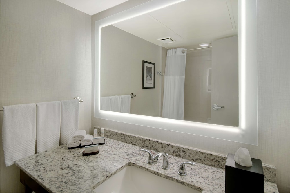 Embassy Suites by Hilton Jacksonville Baymeadows - photo 46