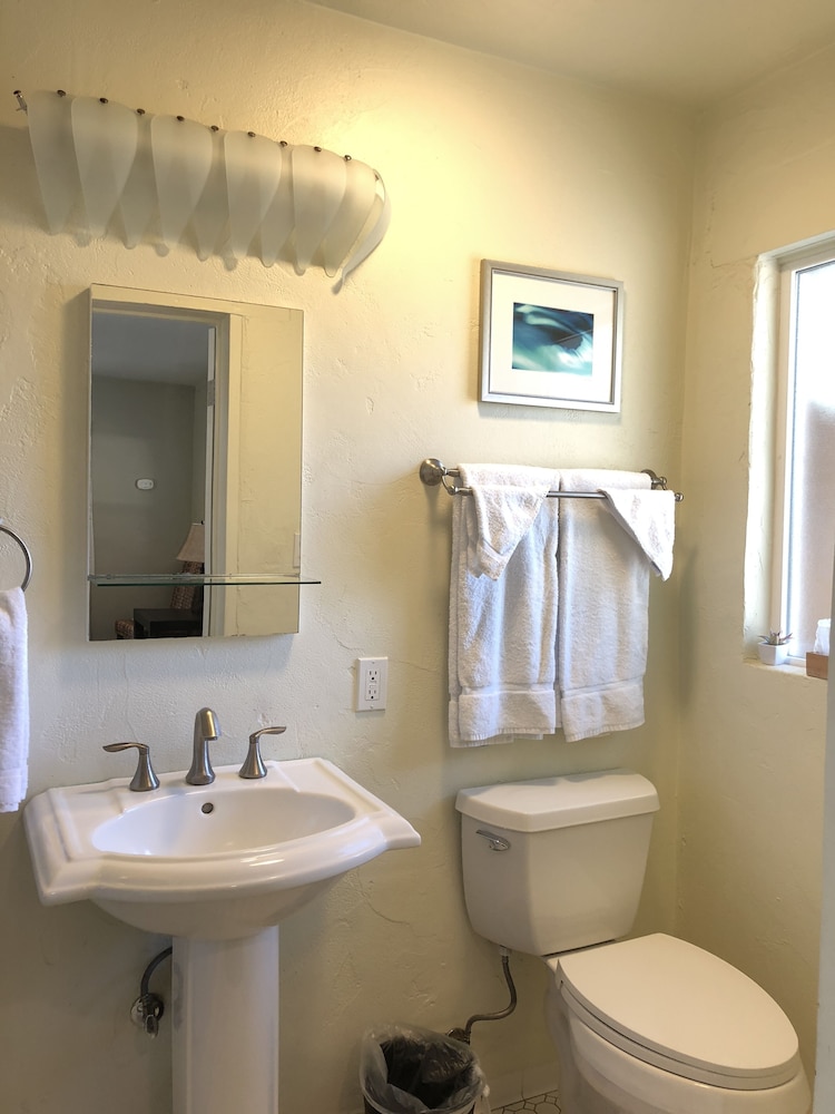 Queen's Inn By the River - photo 4