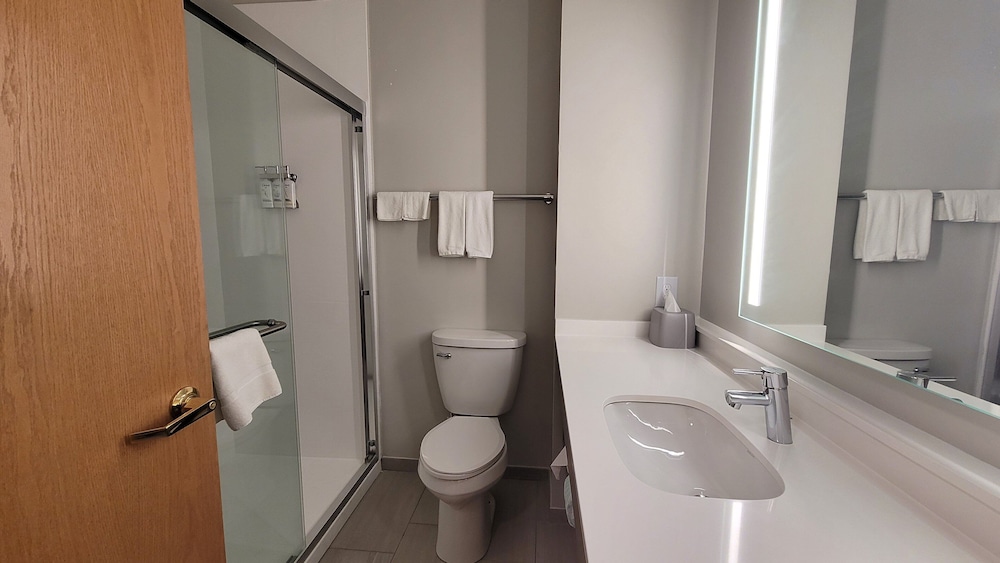 Holiday Inn Express Hotel & Suites Plymouth by IHG - photo 27