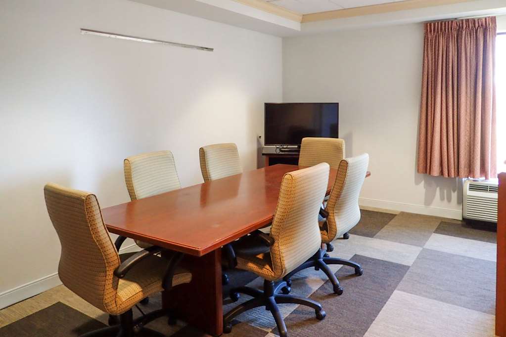 Comfort Inn & Suites Mt. Holly Westampton - photo 32