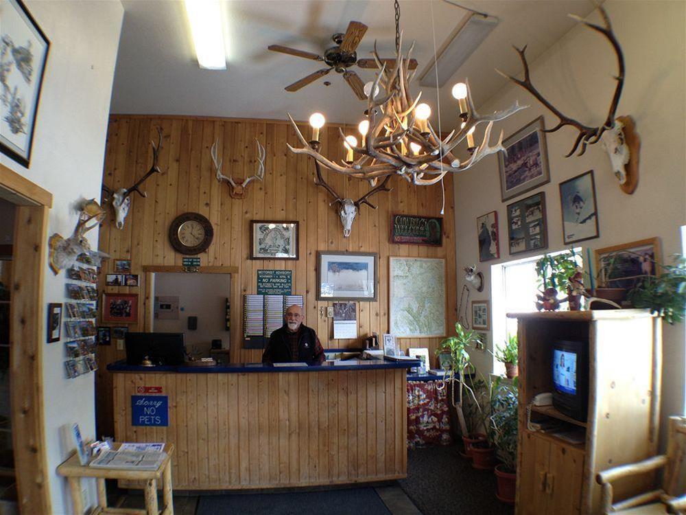 El Rancho Motel - photo 11