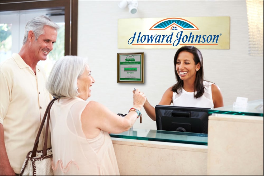 Howard Johnson by Wyndham Beaufort Parris Island - photo 4