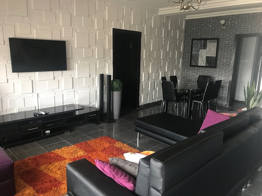 Grand Condo — 4-Star Luxury Hotel in Lagos, Nigeria