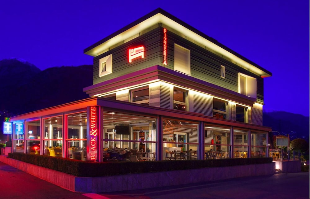Locanda Black and White — hotel in Sondrio