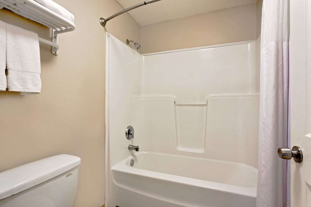 Days Inn by Wyndham Lakewood South Tacoma - photo 11