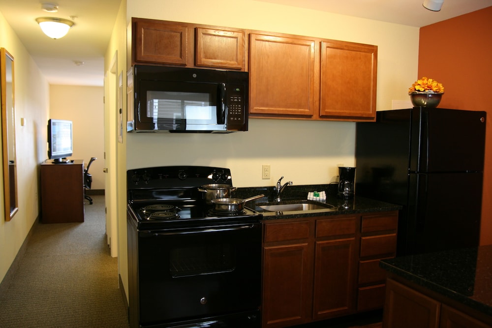 Affordable Suites Mooresville LakeNorman - photo 18