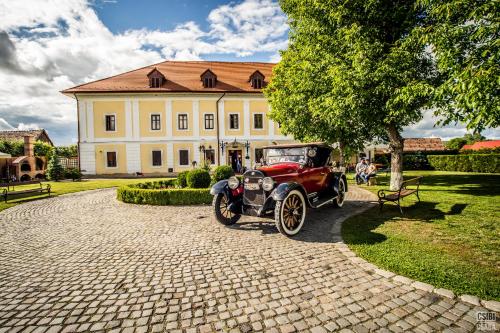 Castel Haller — 4-Star Luxury Hotel in Sovata, Romania