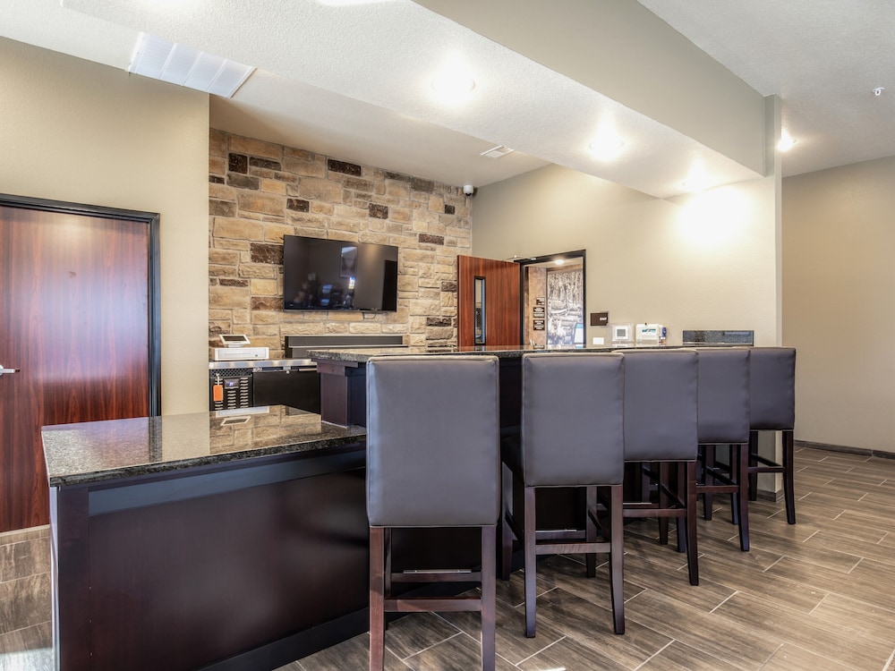Cobblestone Hotel & Suites Rhinelander - photo 59