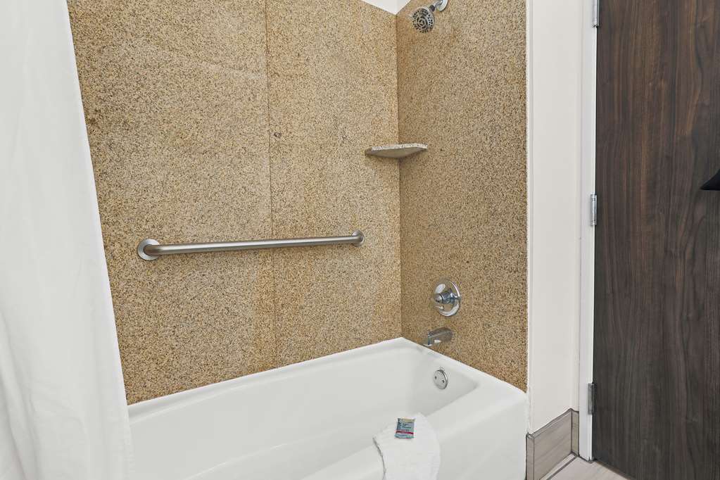Best Western Iowa Lake Charles East - photo 24