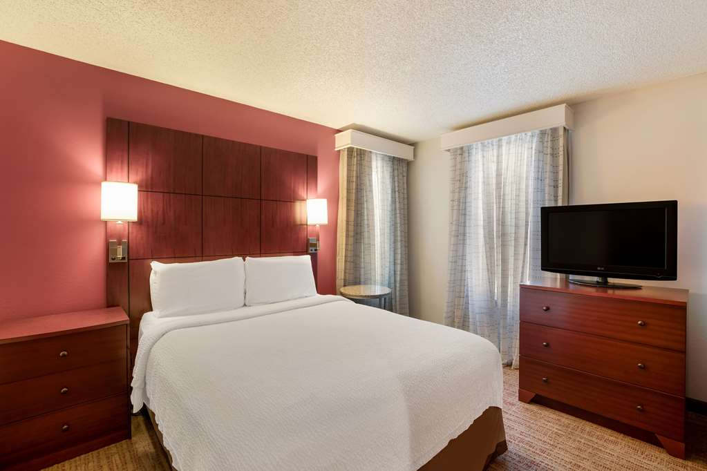 SenS Suites Livermore SureStay Collection by Best Western - photo 13