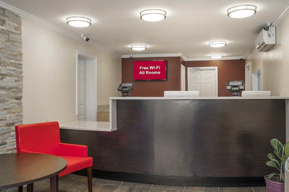 Red Roof Inn Fredericksburg North - photo 2