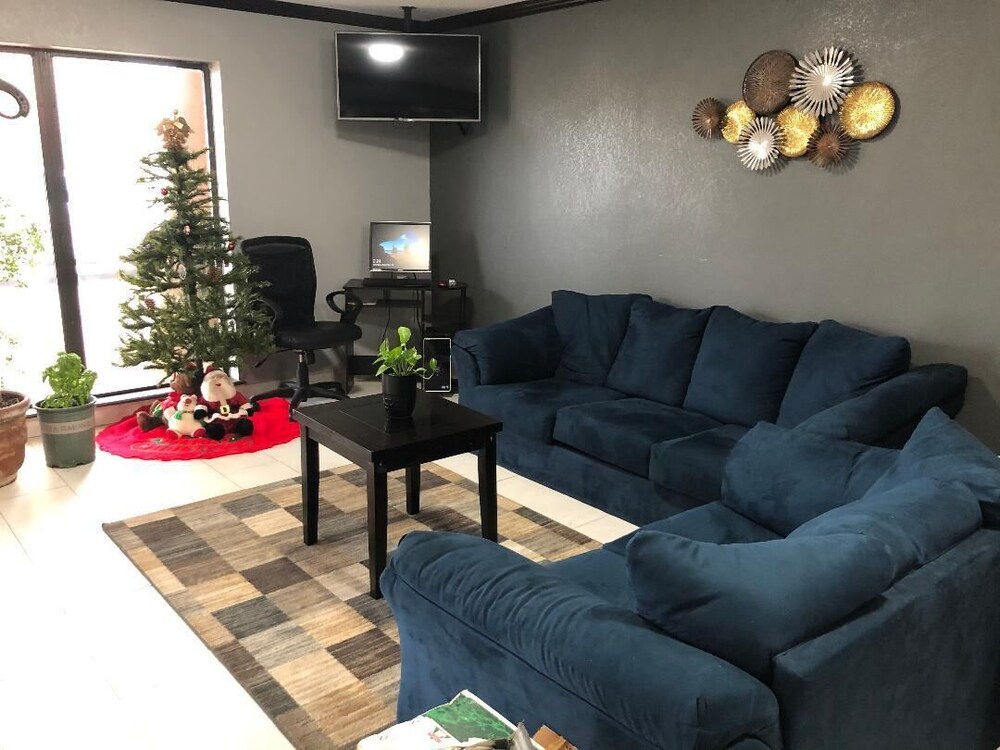 Americas Best Value Inn & Suites Yukon Oklahoma City - photo 4