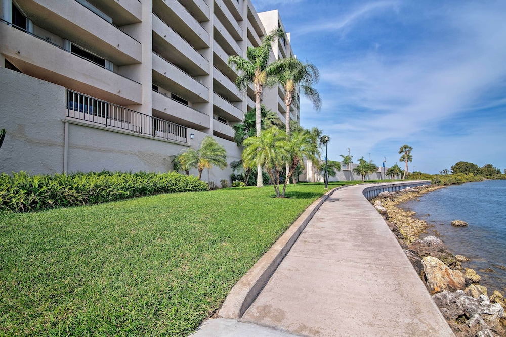 Hudson Resort Condo w Gulf Views & Beach - photo 16