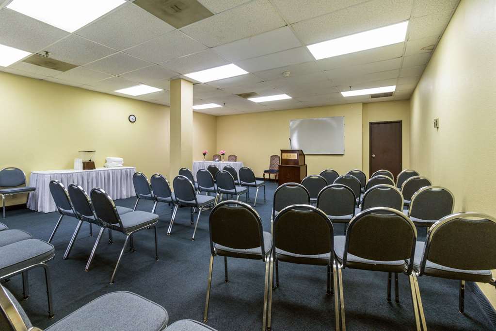 Clarion Hotel Jackson Northwest - photo 43