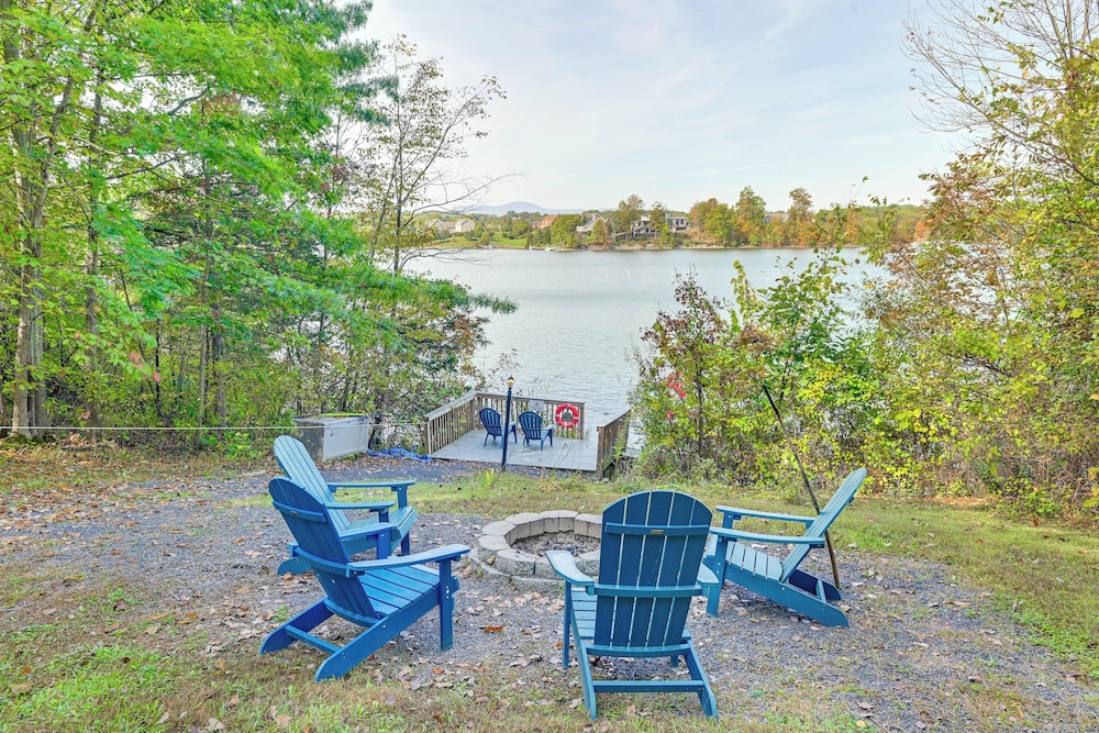 Hot Tub Secluded Hideaway on Sleepy Hollow Lake in Athens, United States