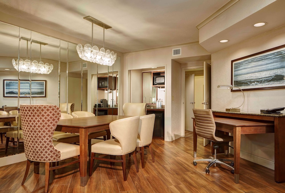 Embassy Suites by Hilton San Diego La Jolla - photo 14