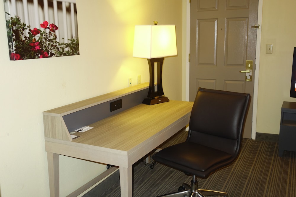 Country Inn & Suites by Radisson Burlington NC - photo 16