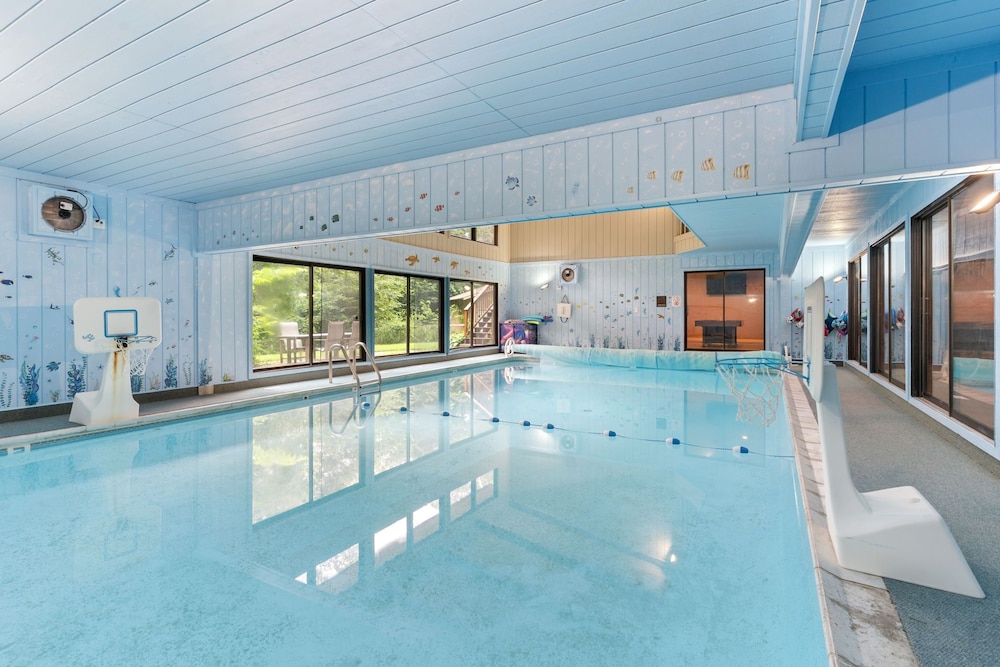 Rum River Resort In Home Pool Sauna — hotel in Andover