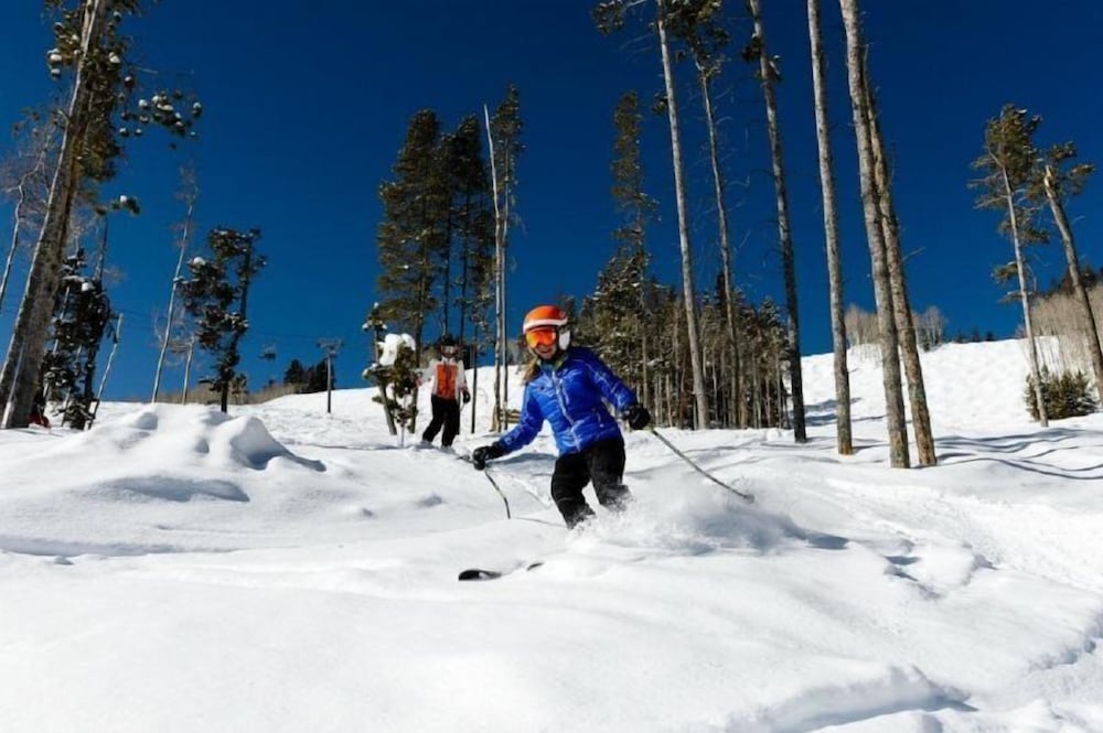 Ski In Ski Out 2 Bedroom Vacation Condo With Resort Amenities That Include Exercise Center Indoor Pool And Hot Tubs - photo 8