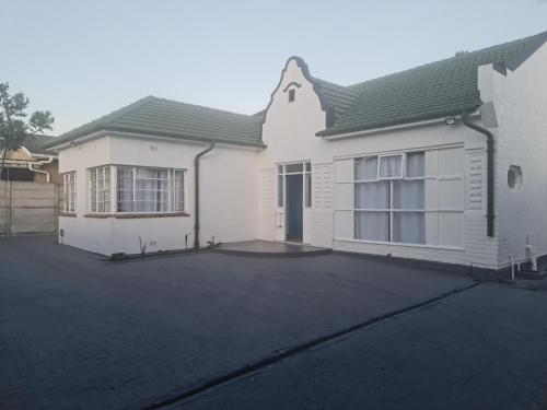 Hasate Guest House 4 st james street Oakdale Belliville Cape Town South Africa