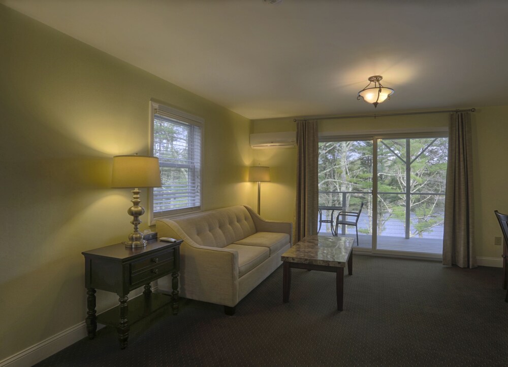 Beach Cove Waterfront Inn - photo 14