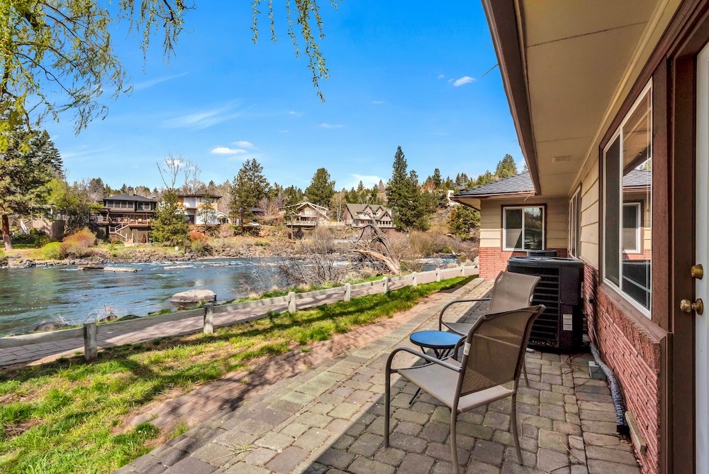 Bend Riverside Inn & Suites - photo 270