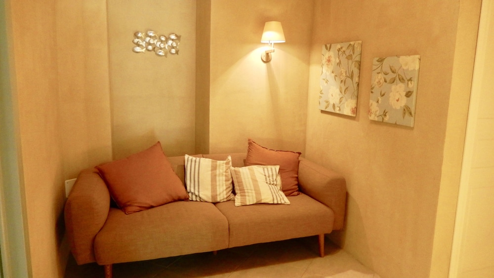 White Lilac romantic B&B adults only — 4-Star Luxury Hotel in Arona, Italy