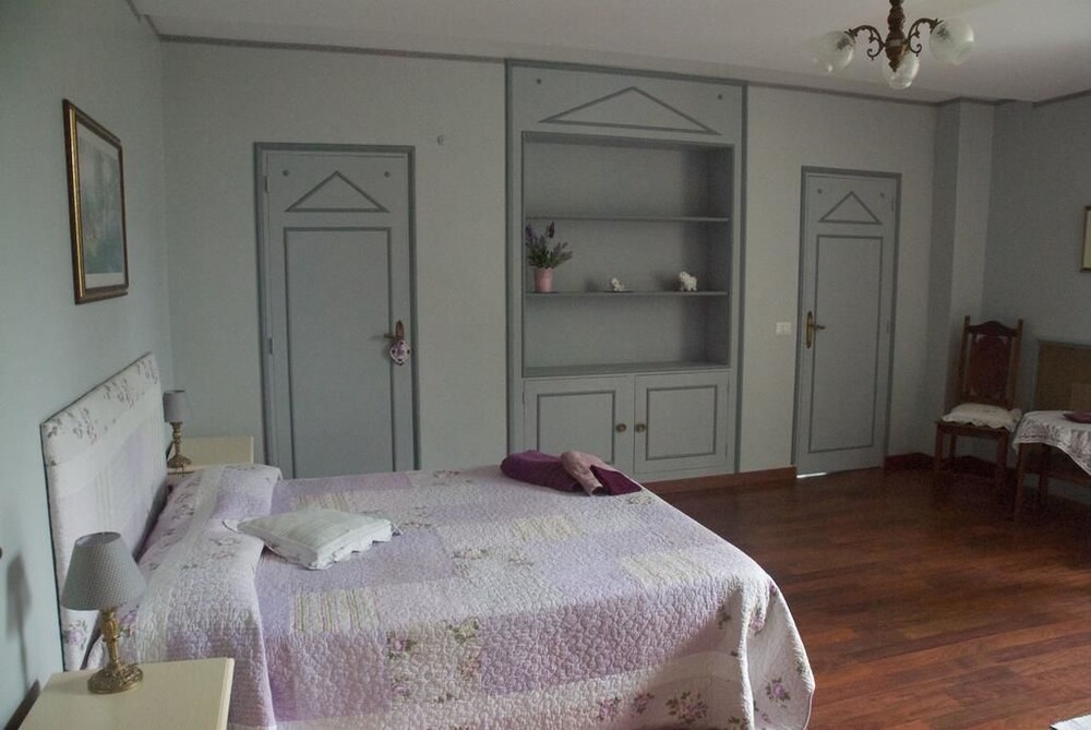 Le Clos Des Ca Dres — hotel in La Rochefoucauld