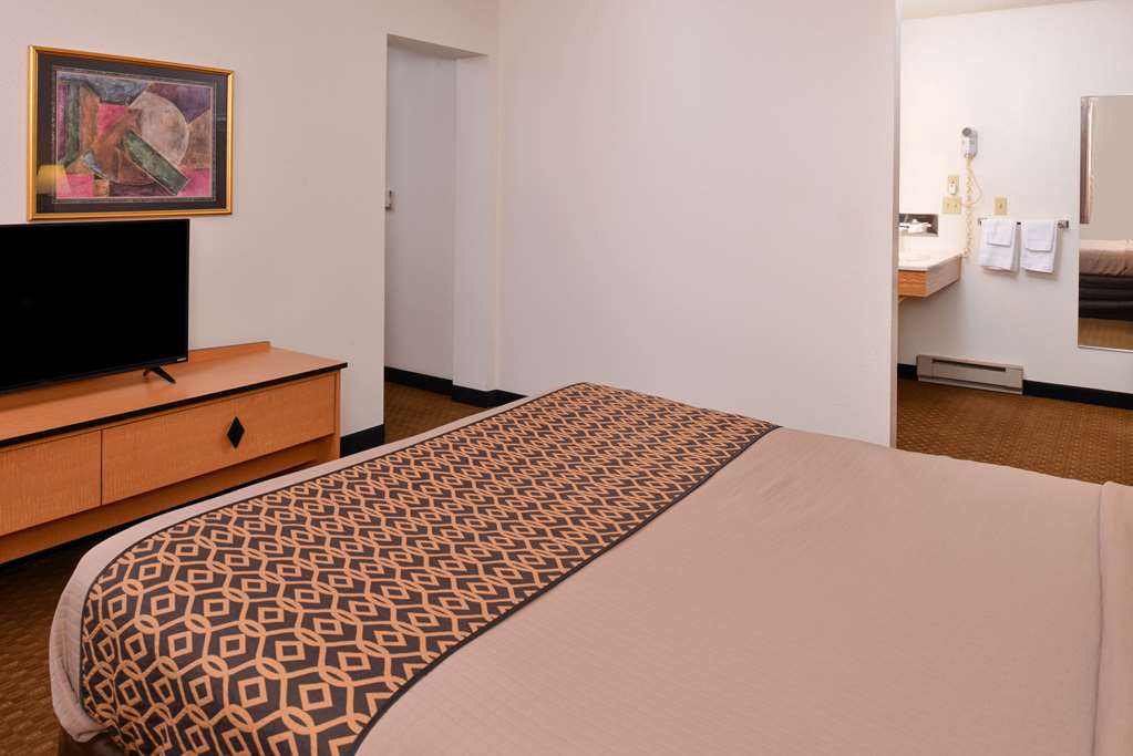 Americas Best Value Inn & Suites Atlantic - photo 9