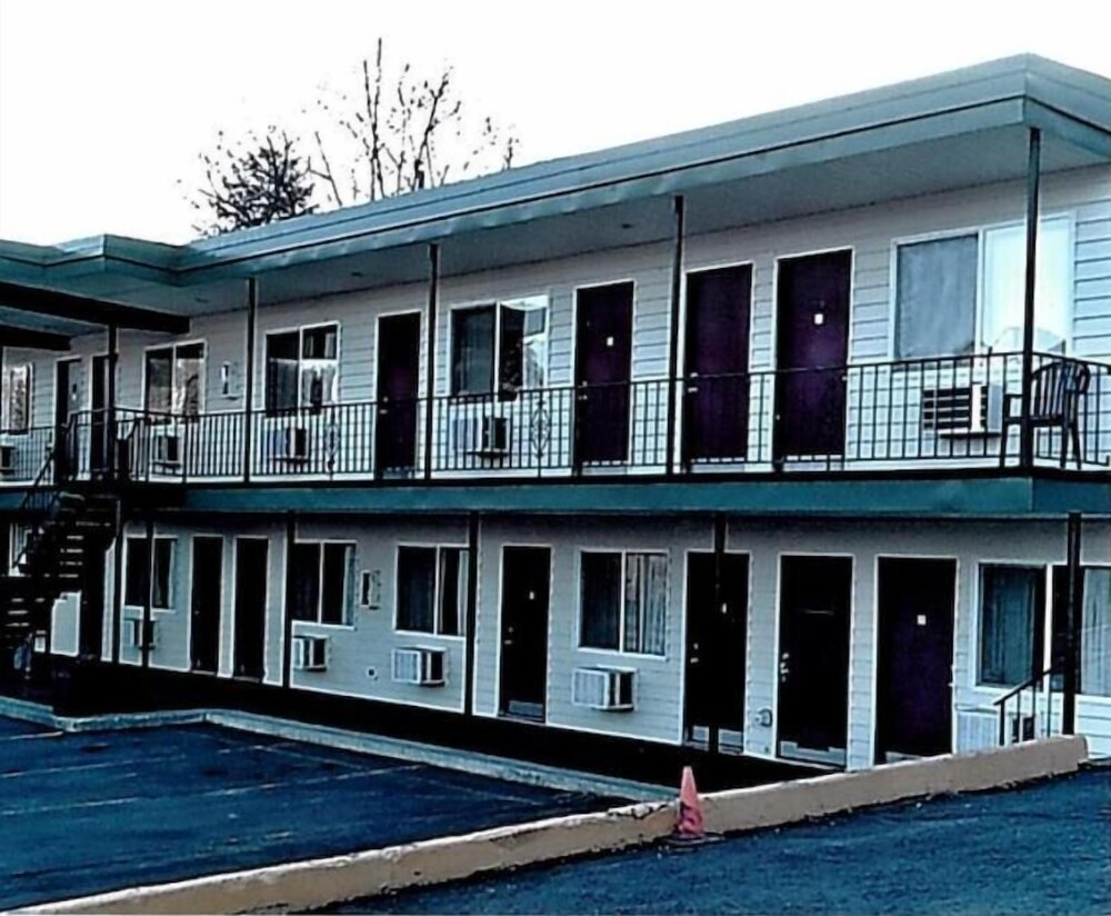 Pine Lodge Motel - photo 6