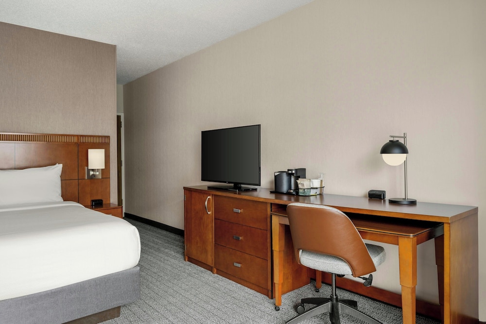 Courtyard by Marriott Detroit Livonia - photo 22