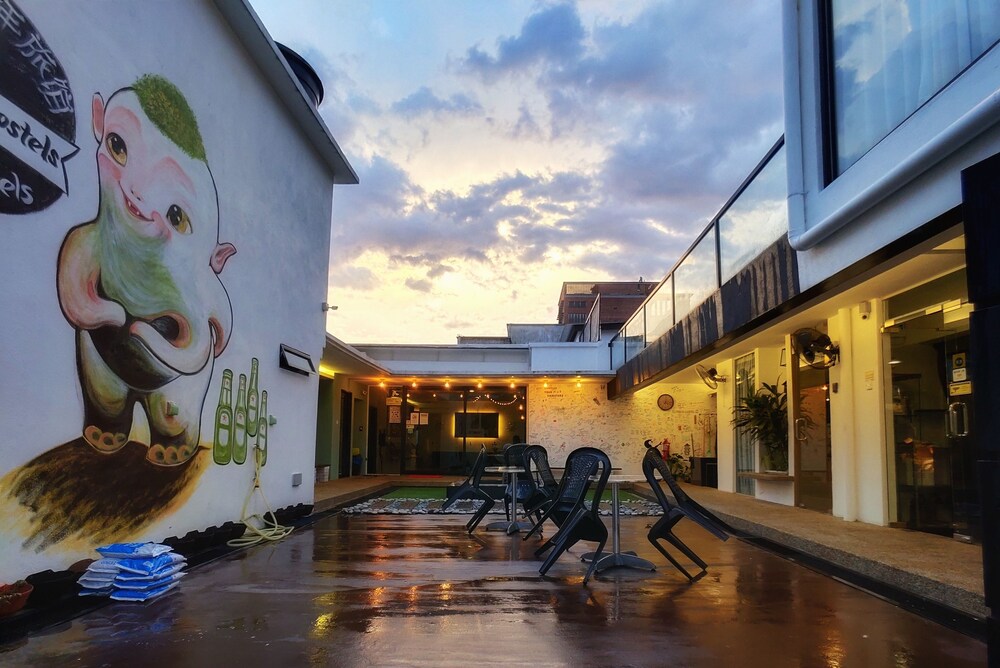 Beds In Garden Hostel — 4-Star Luxury Hotel in Ipoh, Malaysia