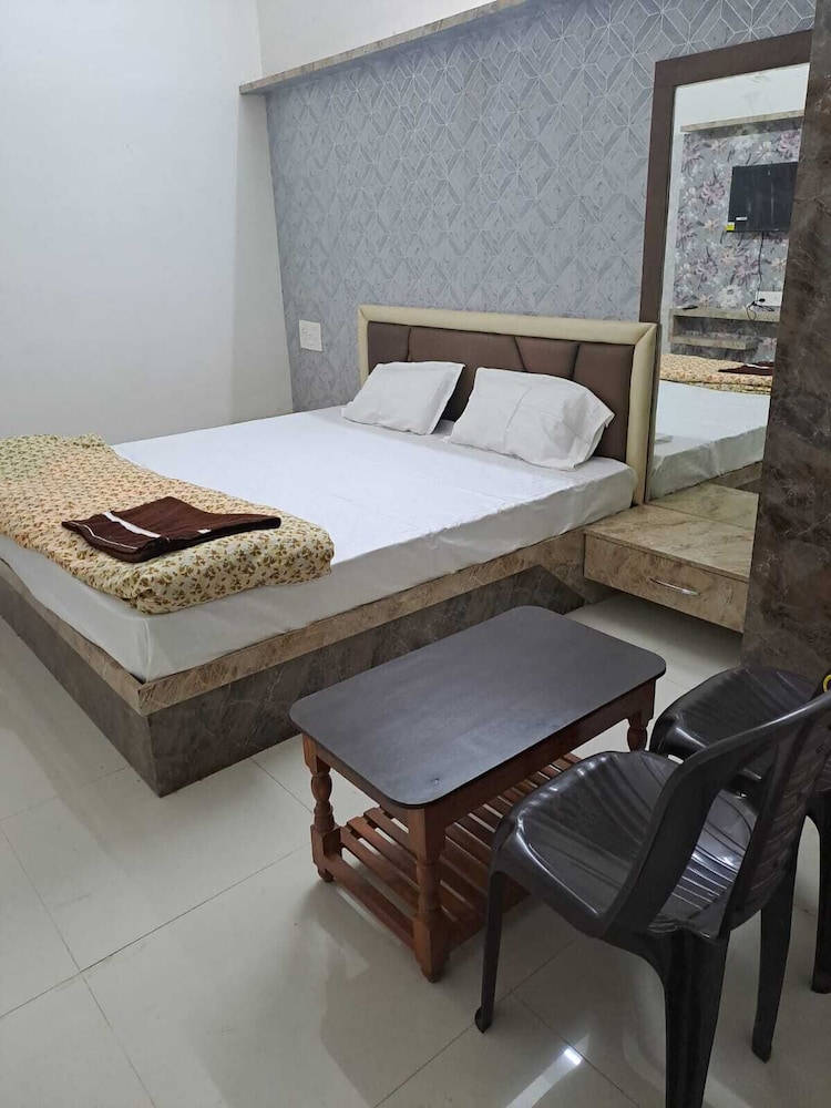 Hotel divine and restaurant — Pratapgarh — photo 4