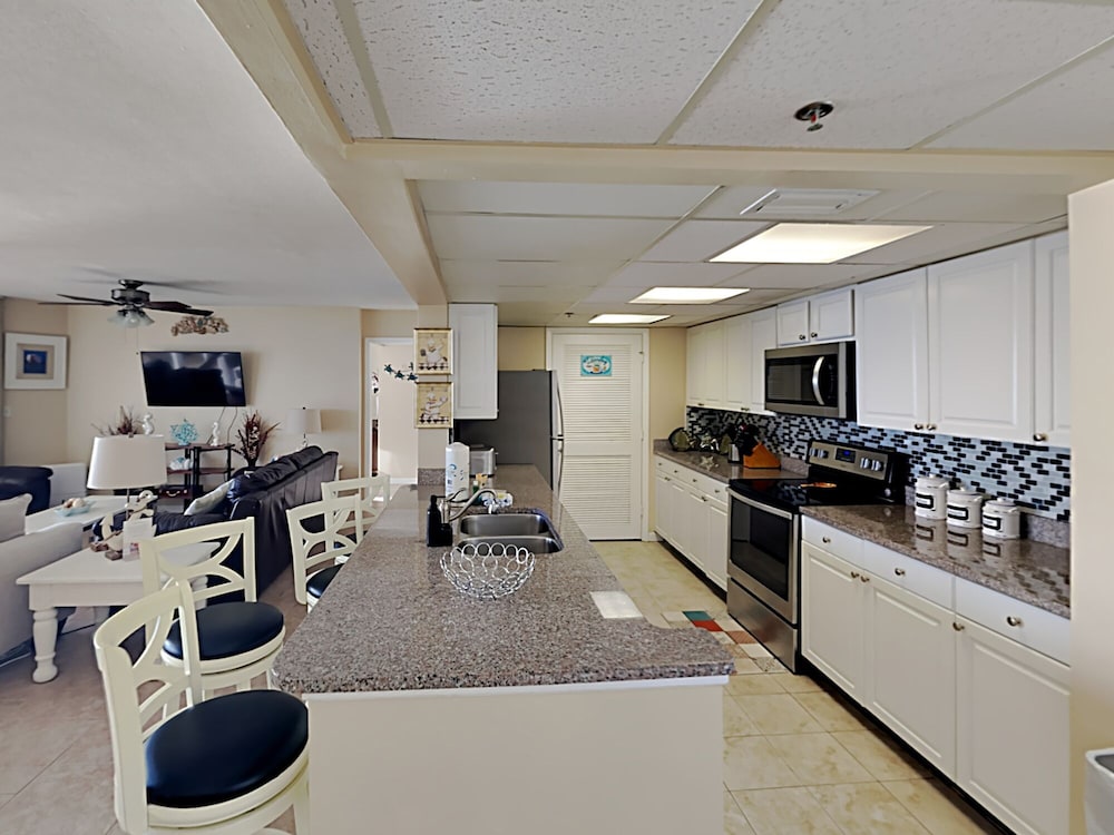 Long Beach Resort Tower II 3 Bedroom Apartment - photo 5