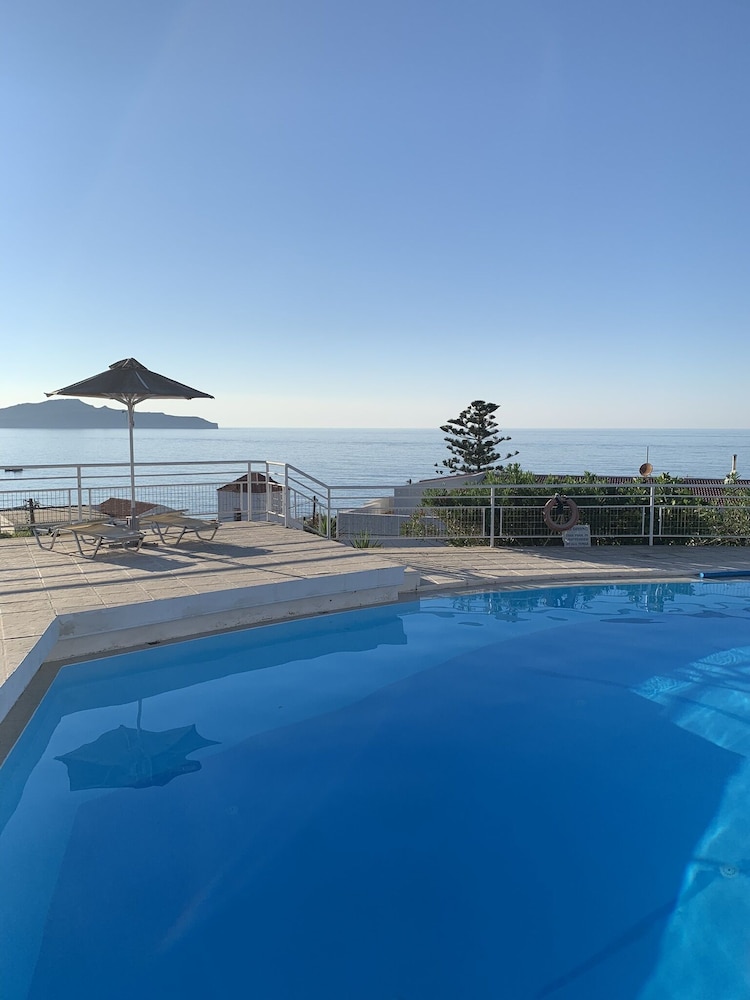 Terpsichori villa and apartments — 4-Star Luxury Hotel in Chania, Greece