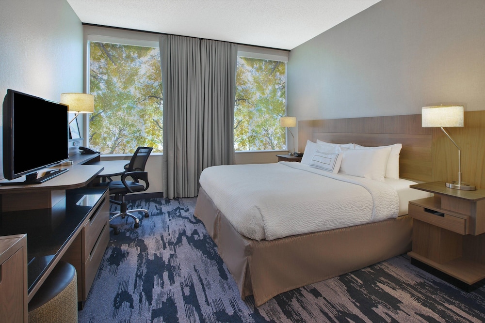 Fairfield Inn & Suites by Marriott Milwaukee Downtown - photo 9