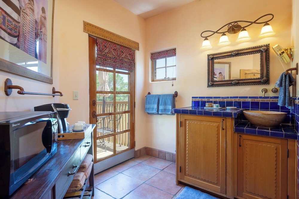 Inn on La Loma Plaza - photo 75