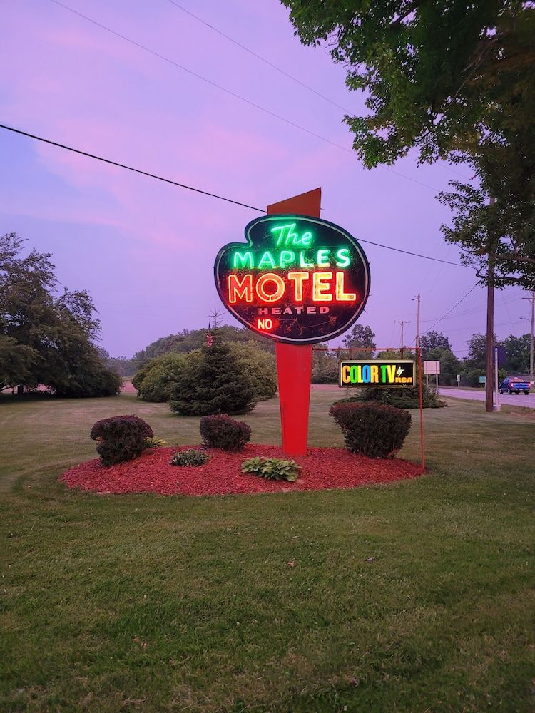 Maples Motel - photo 7