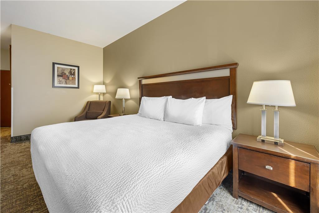 Best Western Plus Prairie Inn - photo 29