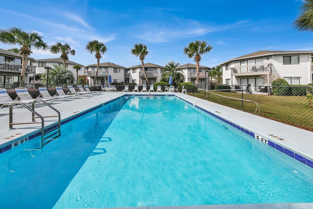 Serenity - carbon neutral hotel in Miramar Beach