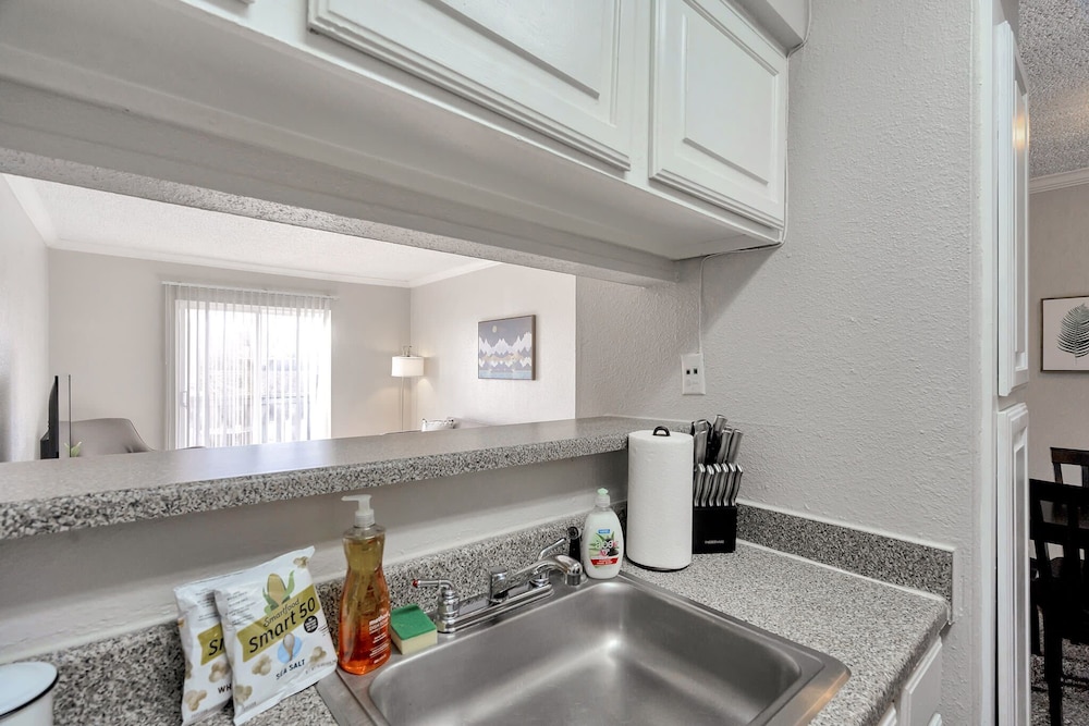 Relaxing Quaint 1BR in Heart of Midland - photo 37