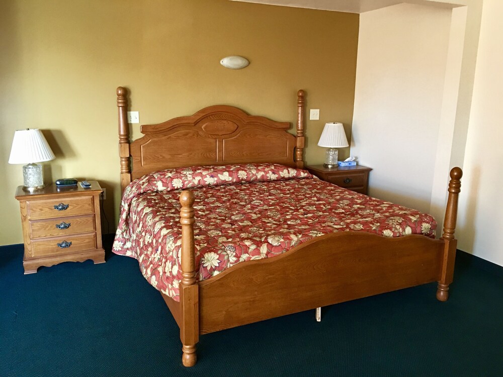 Thumb Heritage Inn - photo 18