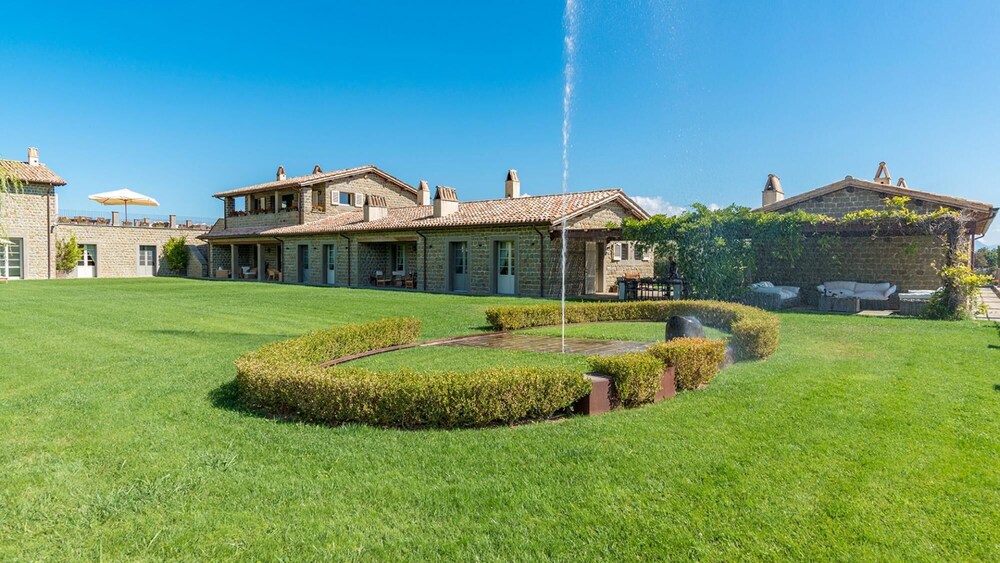 Tenuta Bellafonte 14 Emma Villas — 4-Star Luxury Hotel in Bevagna, Italy