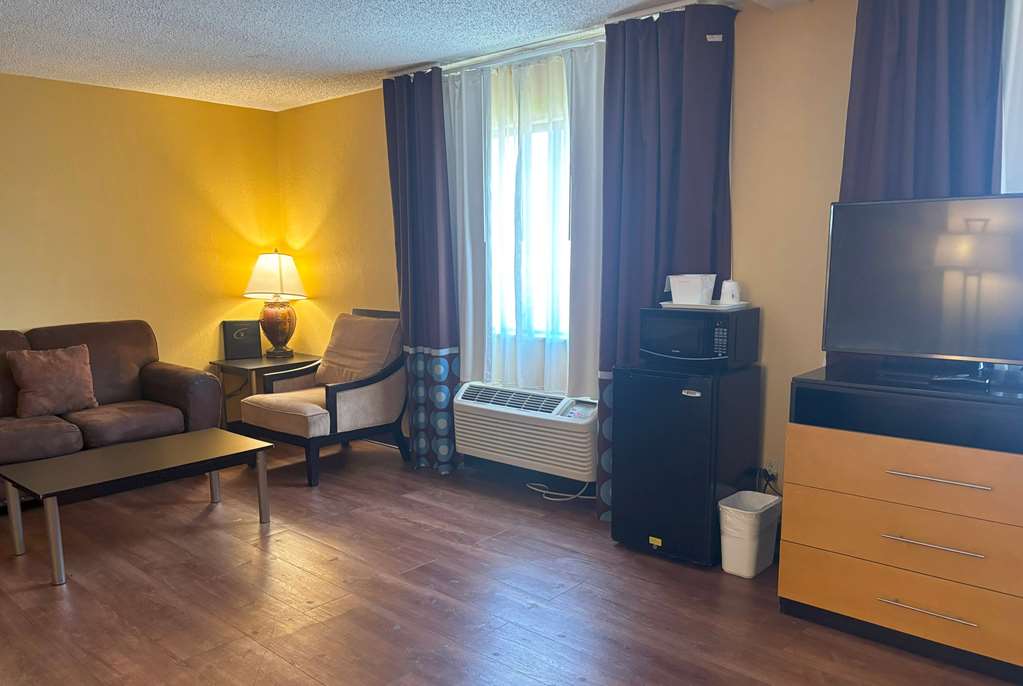 Super 8 by Wyndham O'Fallon - photo 20