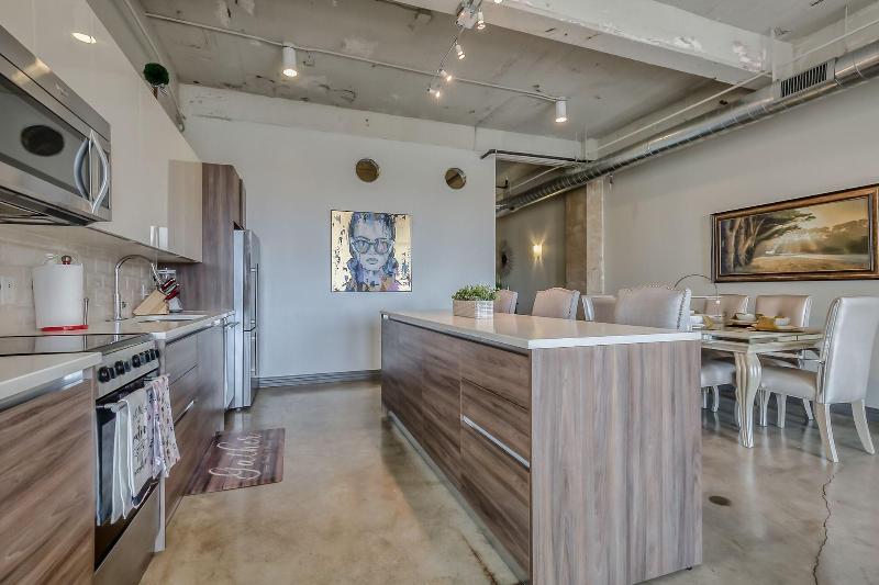 Luxury Downtown Dallas Stay by Amyfinehouse - photo 28