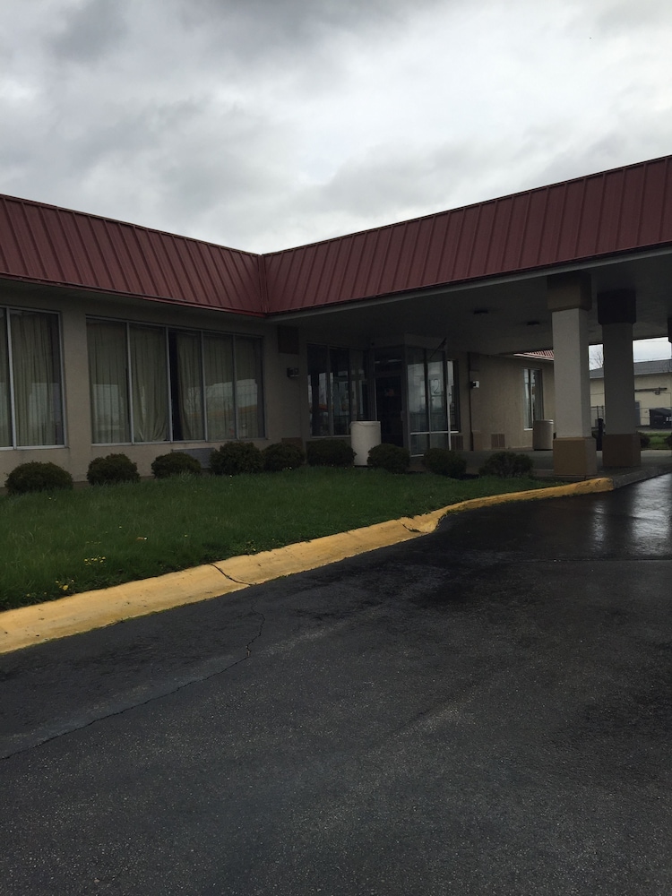USA Inn and Suites Springfield Ohio - photo 19
